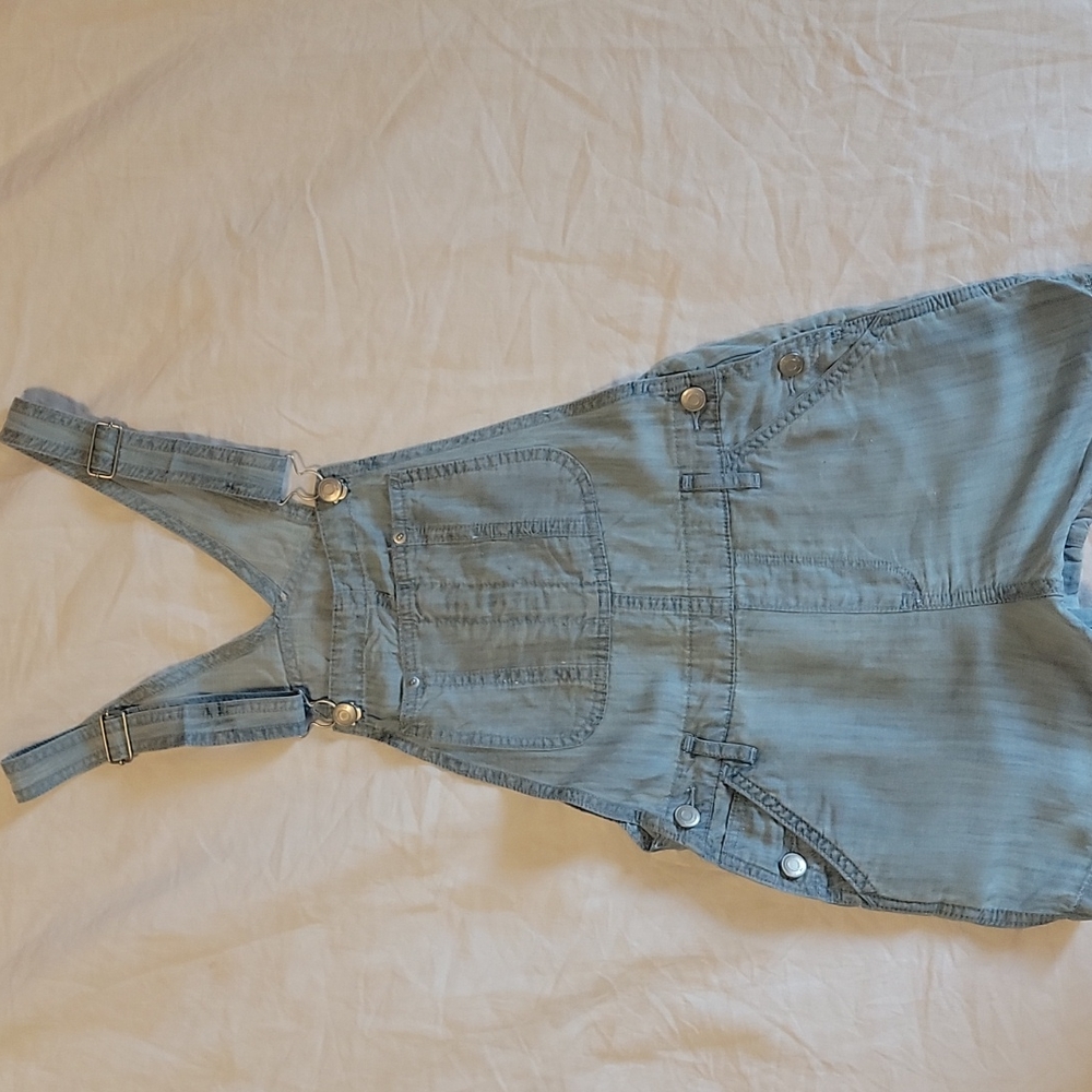 Overall shorts